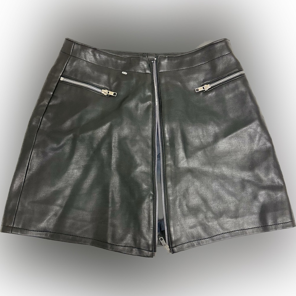 Faux Zipped Up Leather Mini Skirt
